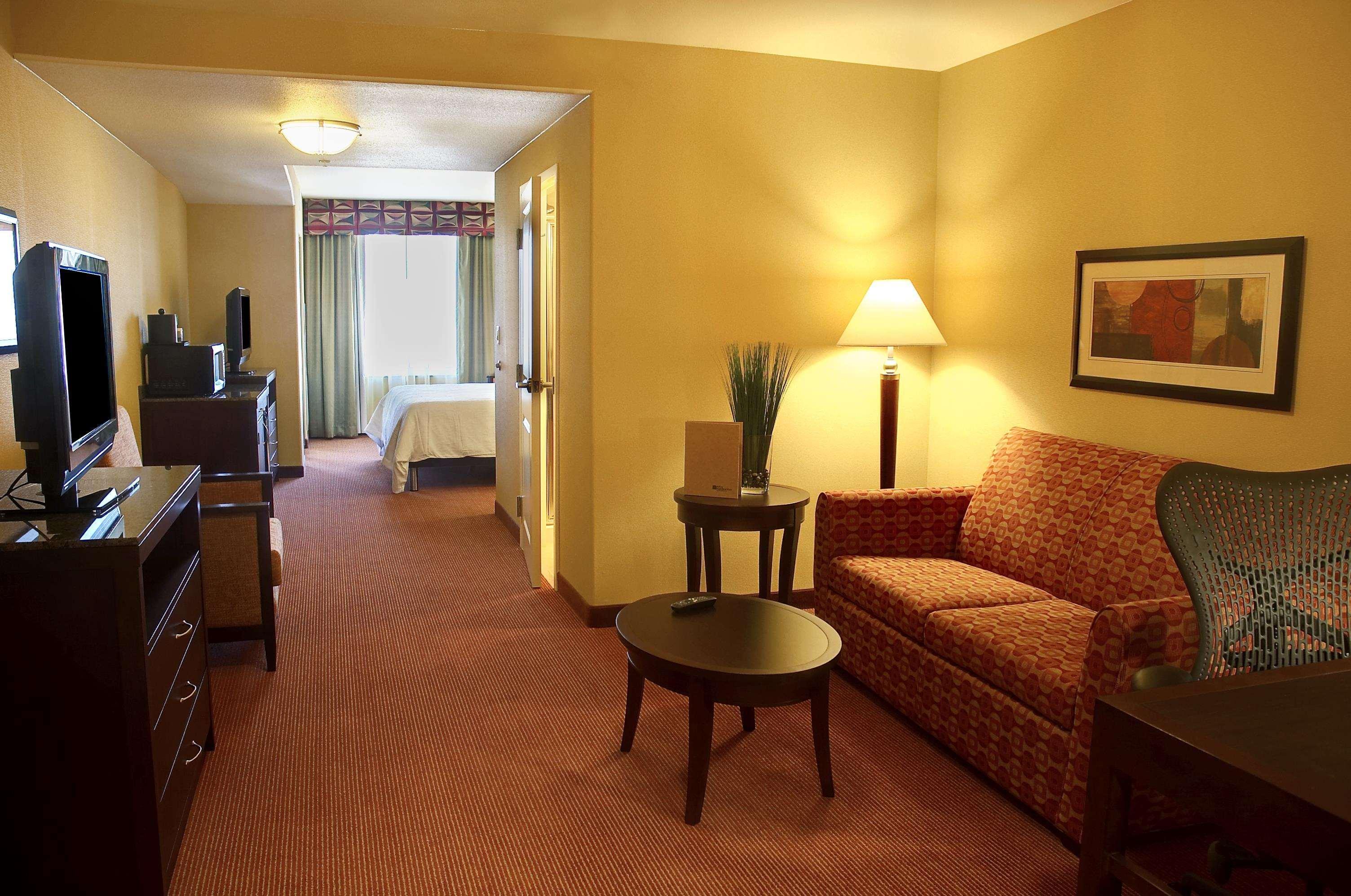 Hilton Garden Inn Fontana Ngoại thất bức ảnh