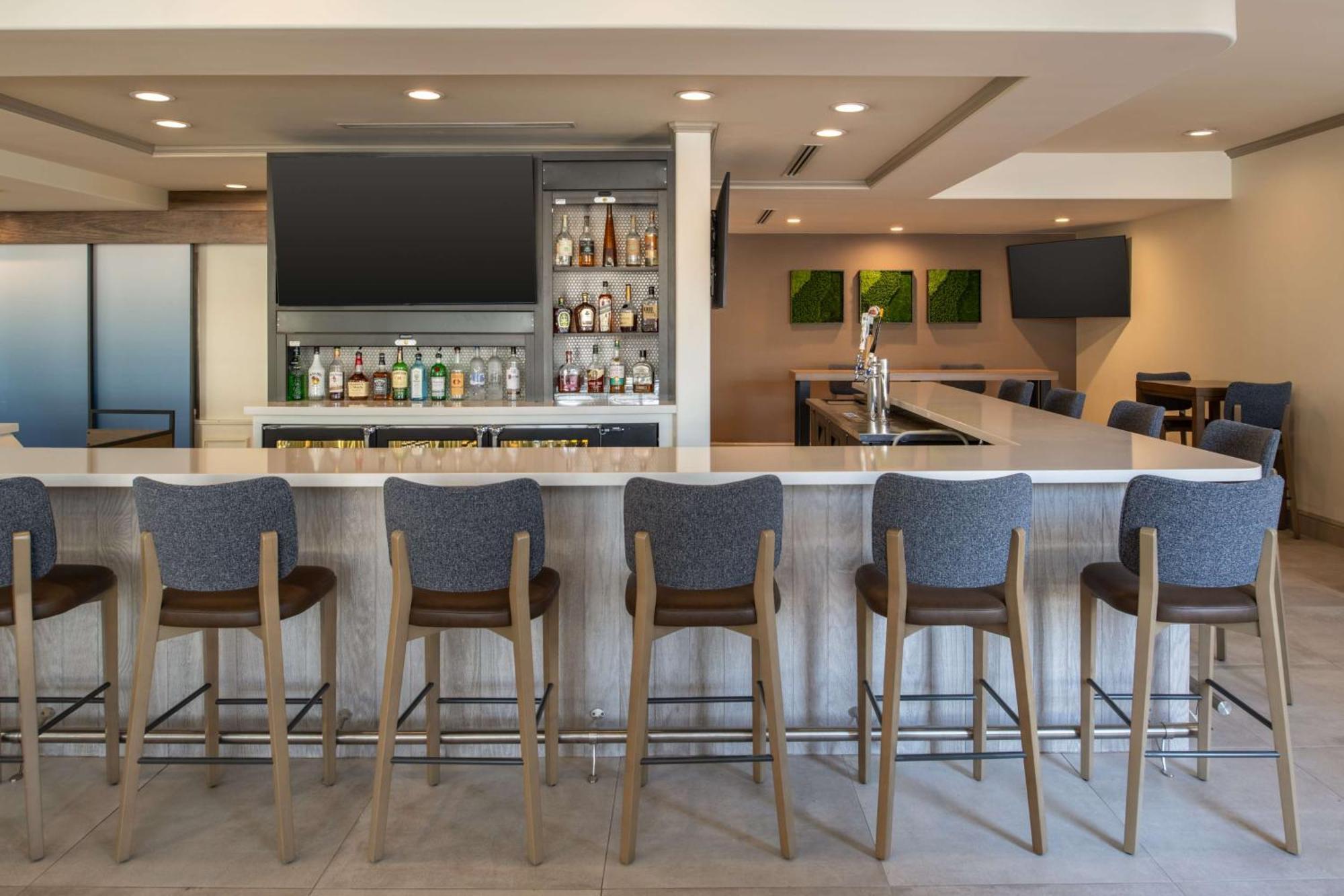 Hilton Garden Inn Fontana Ngoại thất bức ảnh