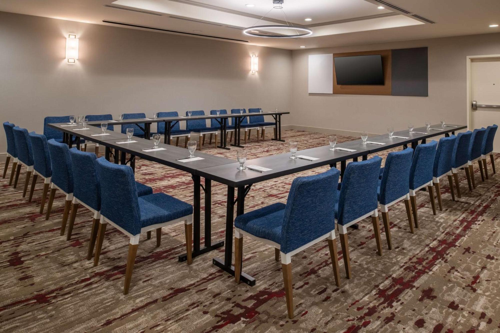 Hilton Garden Inn Fontana Ngoại thất bức ảnh