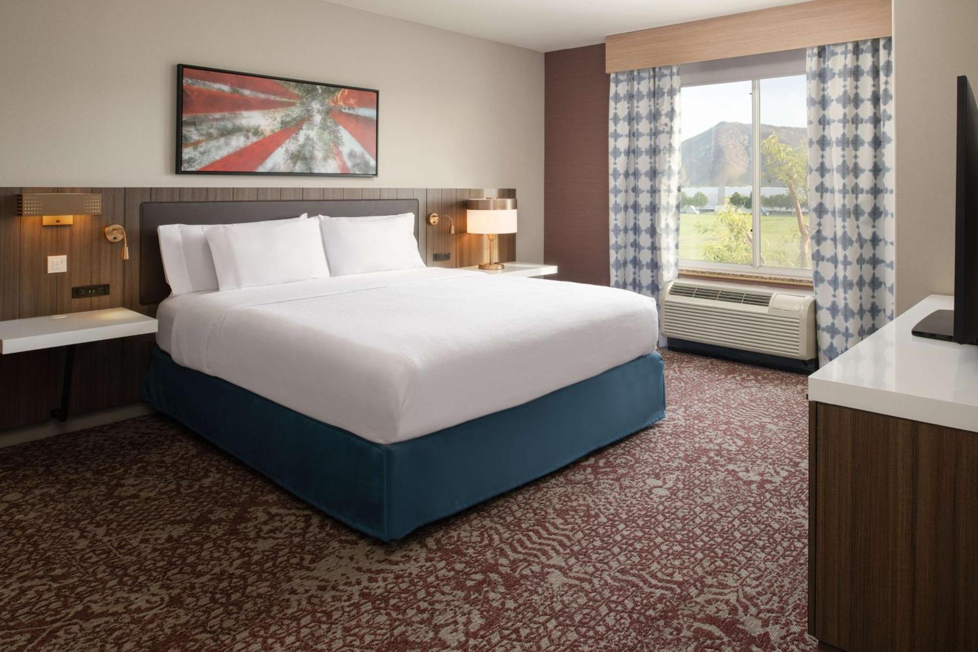Hilton Garden Inn Fontana Ngoại thất bức ảnh