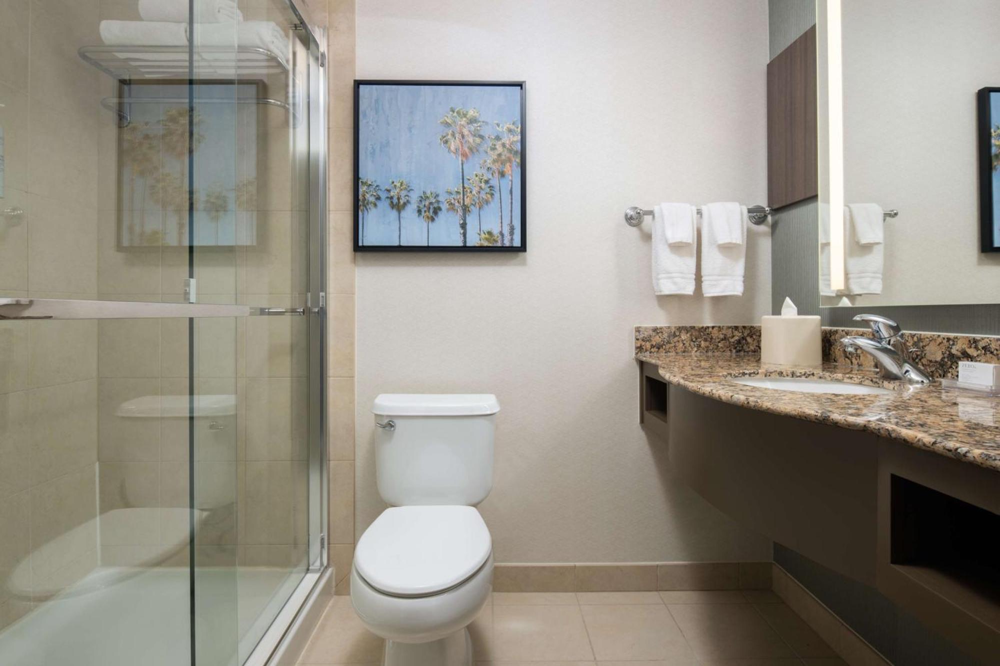 Hilton Garden Inn Fontana Ngoại thất bức ảnh