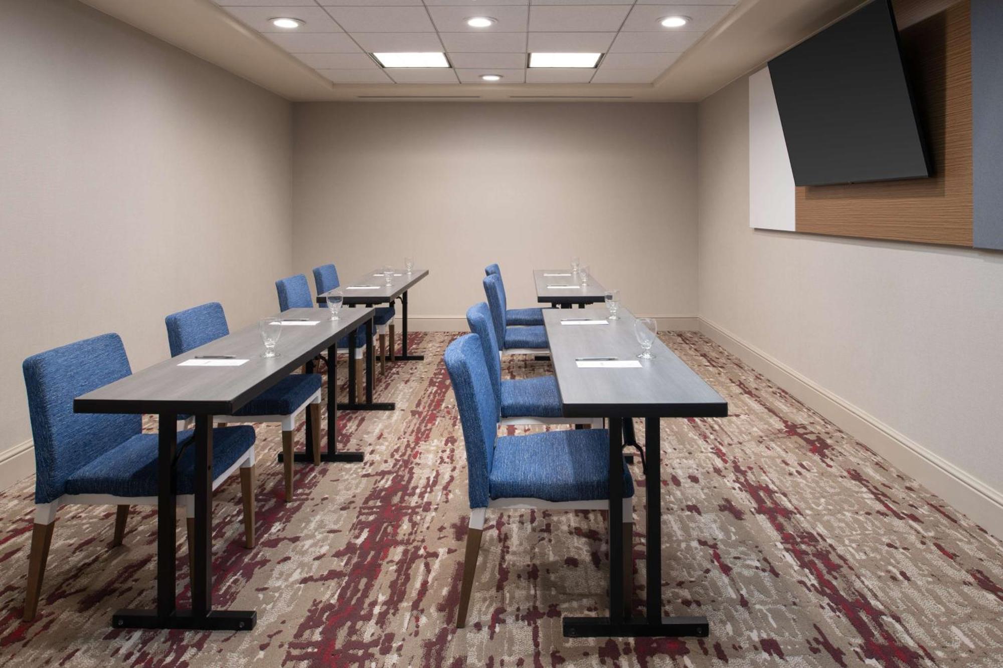 Hilton Garden Inn Fontana Ngoại thất bức ảnh