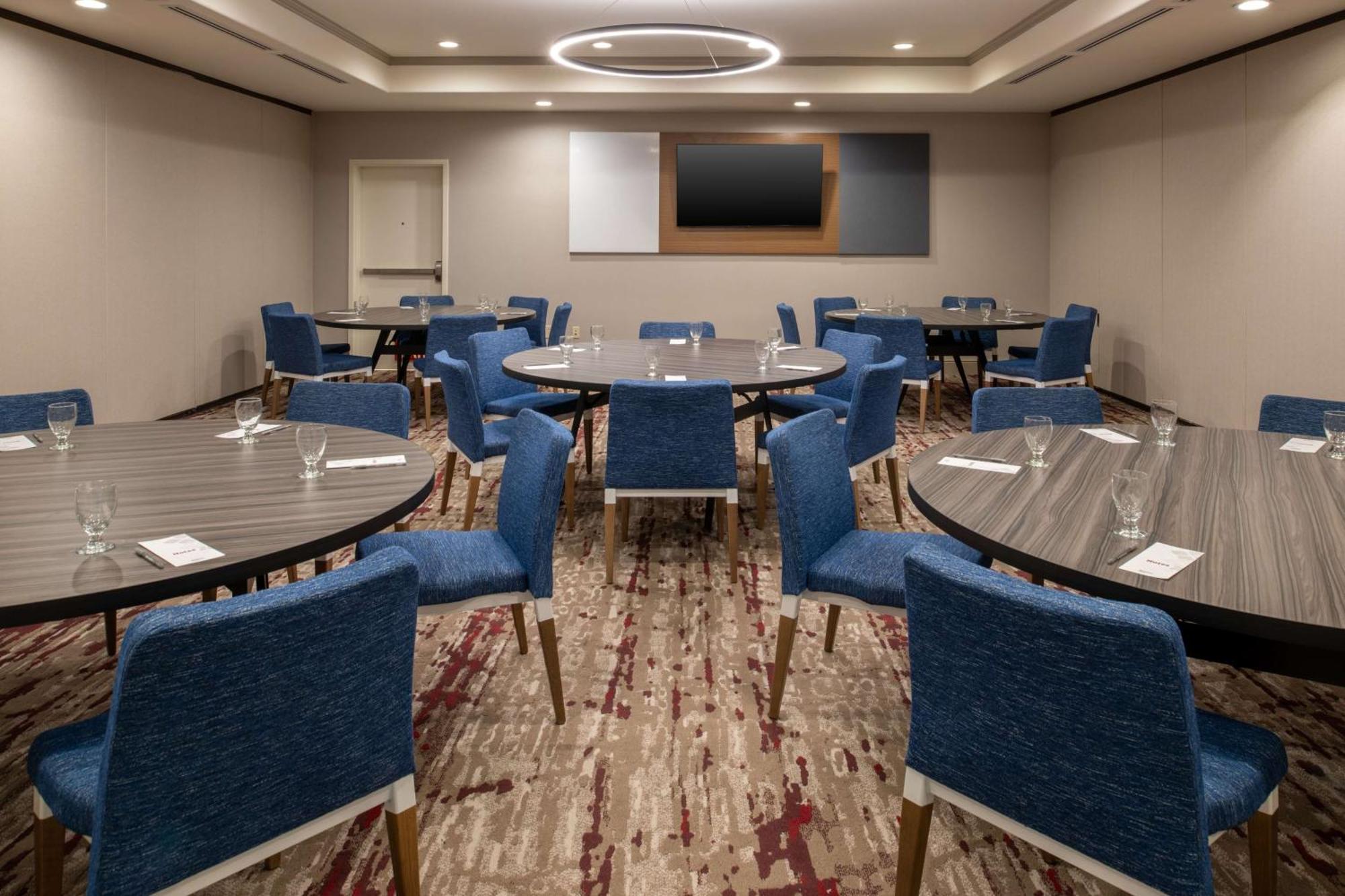 Hilton Garden Inn Fontana Ngoại thất bức ảnh