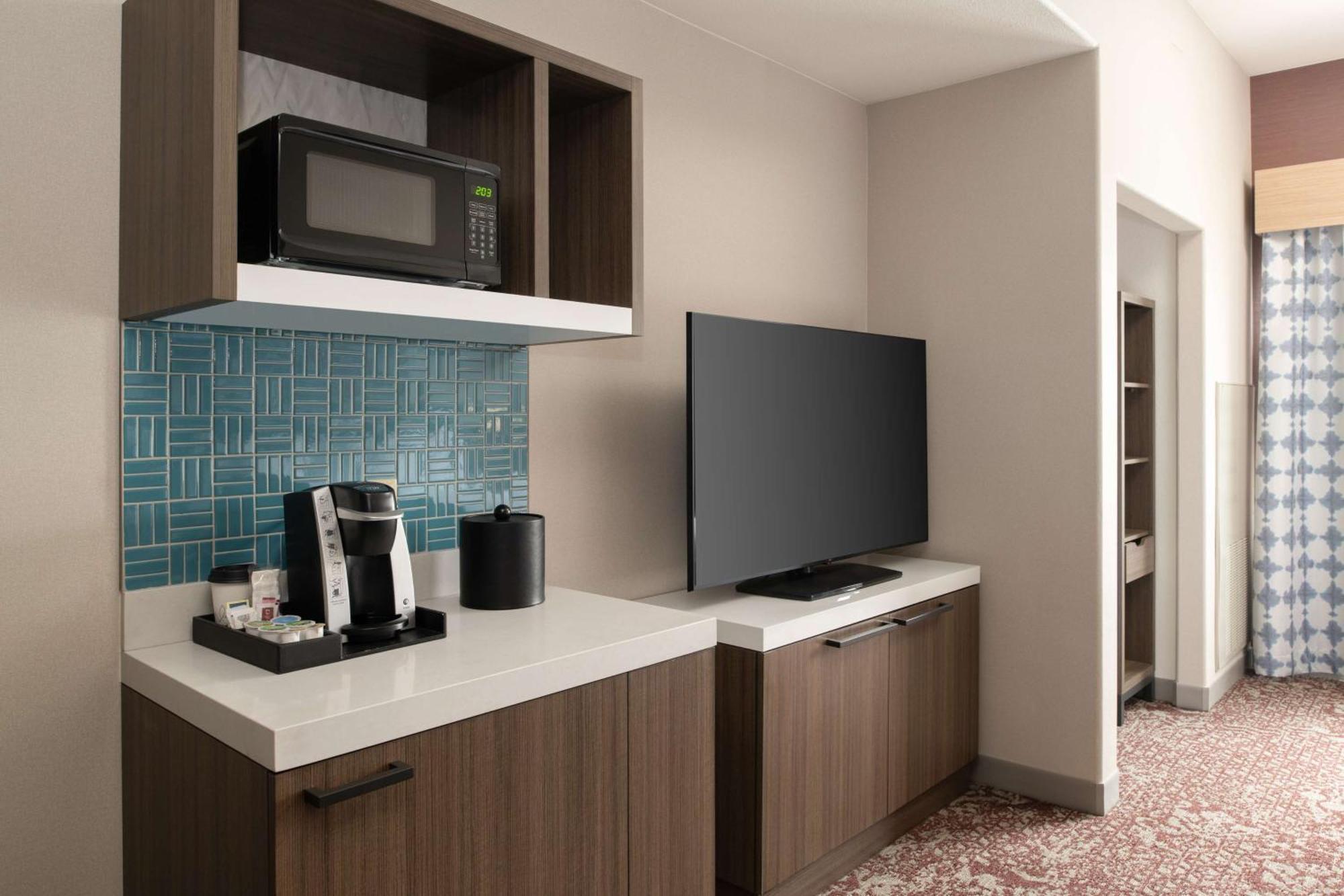 Hilton Garden Inn Fontana Ngoại thất bức ảnh