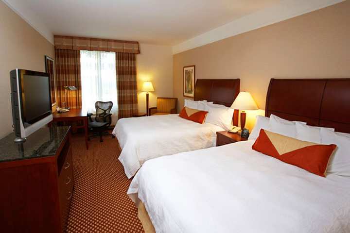 Hilton Garden Inn Fontana Ngoại thất bức ảnh